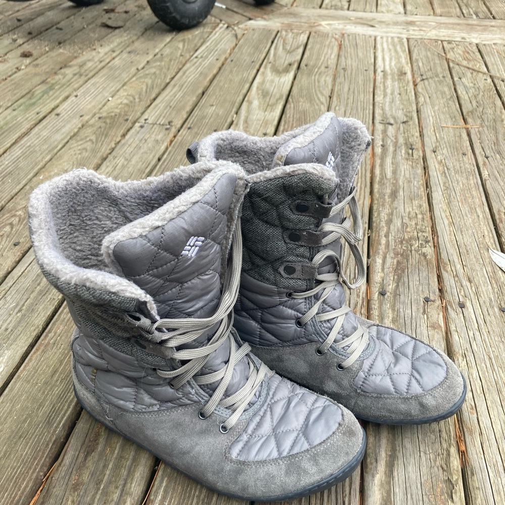 Columbia winter snow boots.